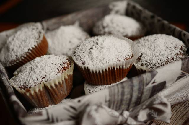 čokoládové muffiny s cukrem