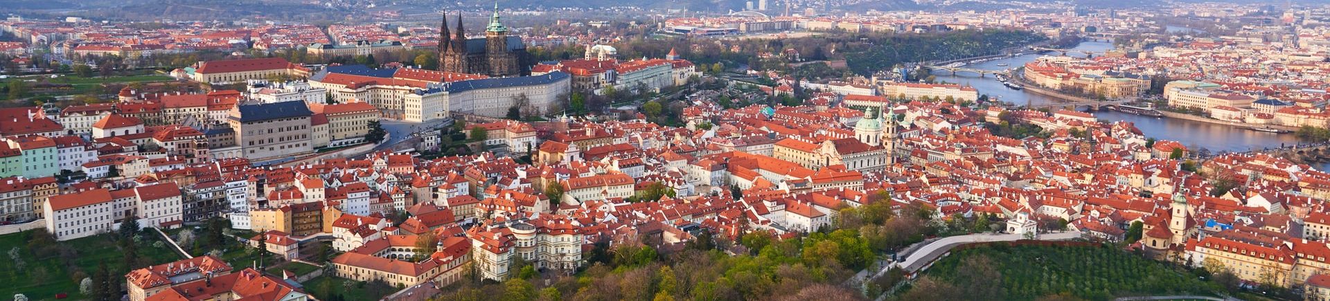 Panorama Prahy s výhledem na katedrálu sv. Víta