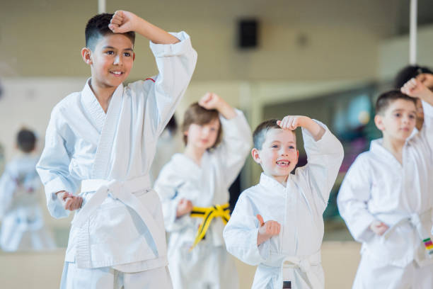 Děti v oblečení na karate